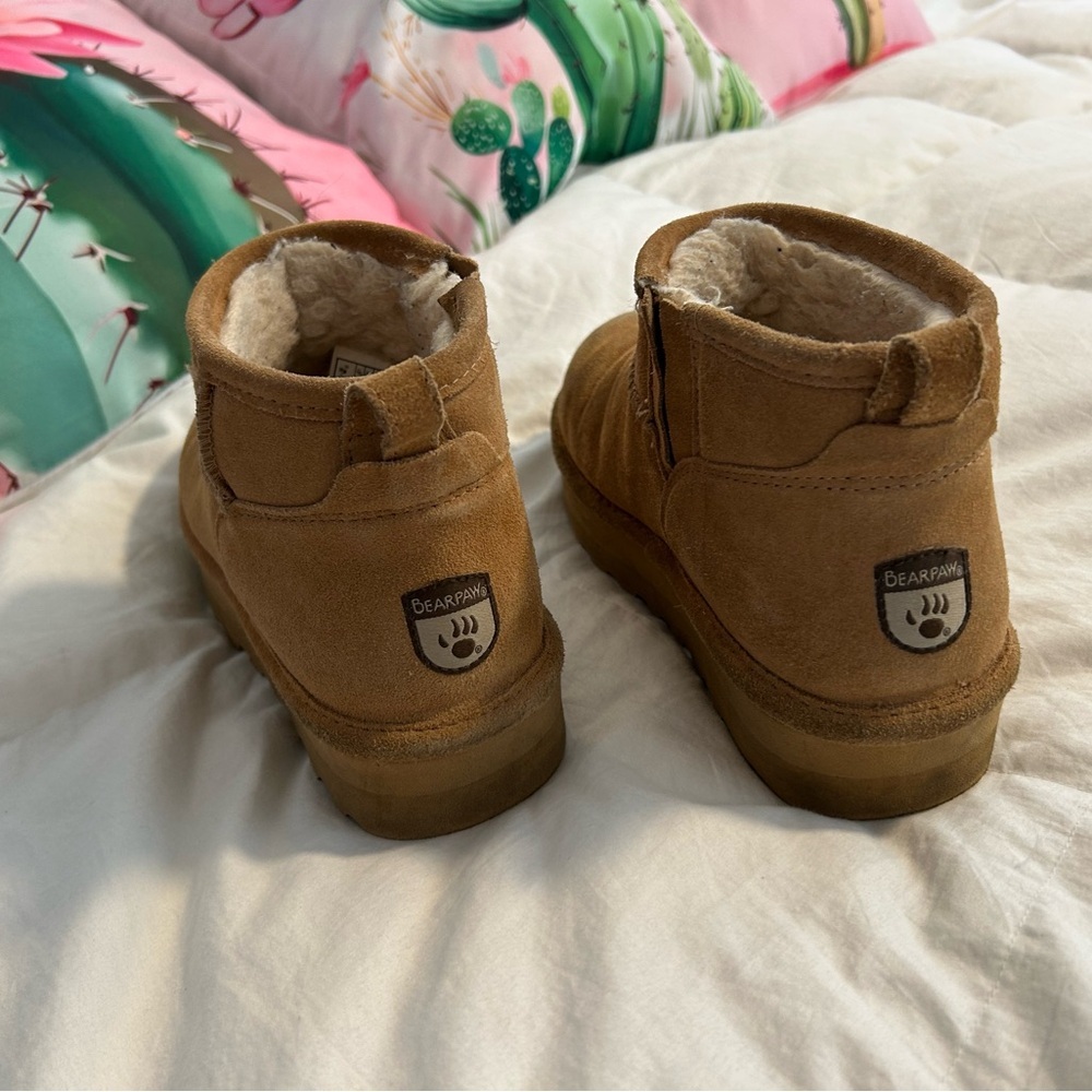 Platform Bearpaw sz 5 lined Tan Suede Ankle Boots, great tread, fit like 6-6.5 - Picture 5 of 7